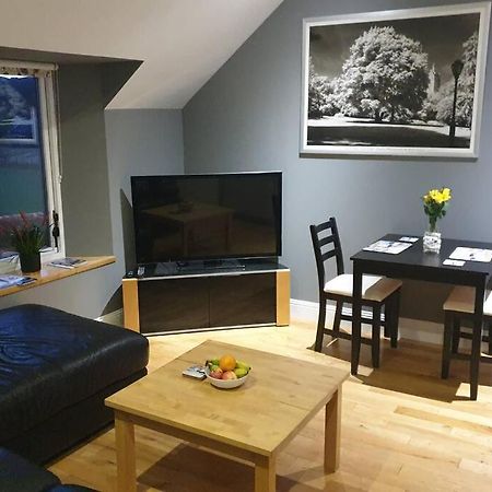 Unkenhaus. Cosy, modern apartment, private parking Lerwick Exteriör bild